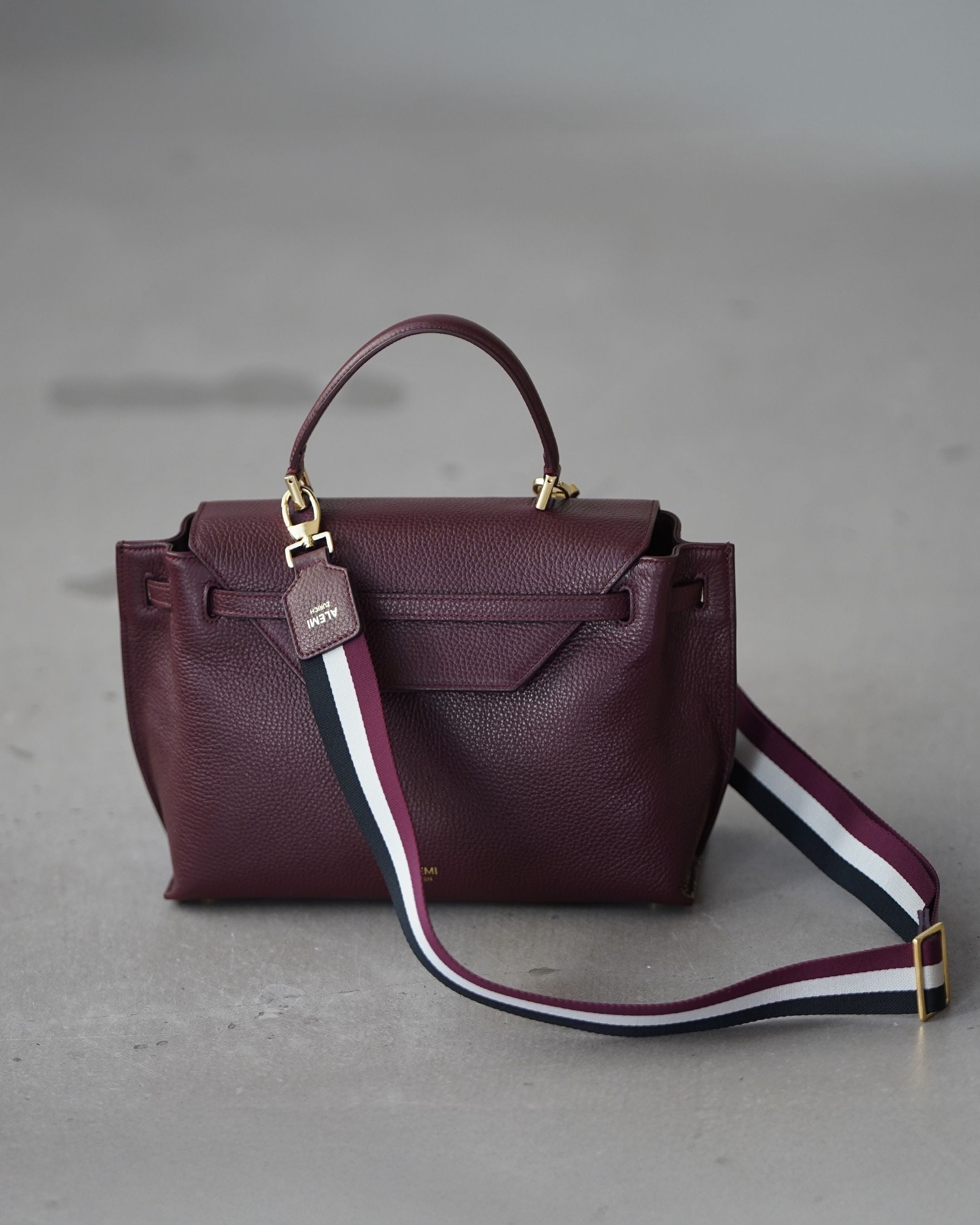 ALEMI Zurich | Adjustable Strap | Maroon with Black | Soft Grain Leather | Strap on Viadukt Small Bag
