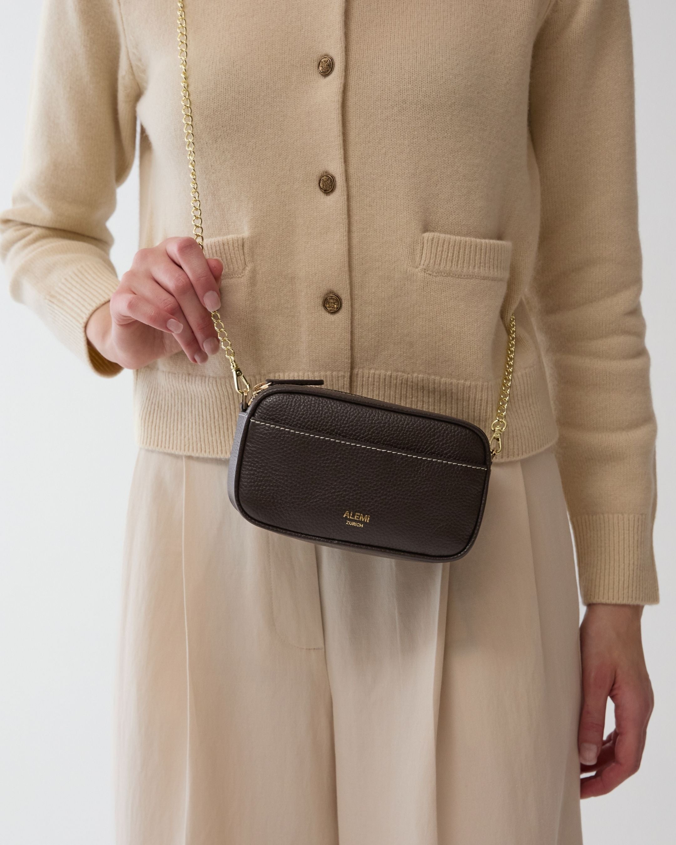 ALEMI Zurich | BELVOIR | Small Bag | Dark Brown Embossed | Soft Grain Leather | Bag cross-body on model