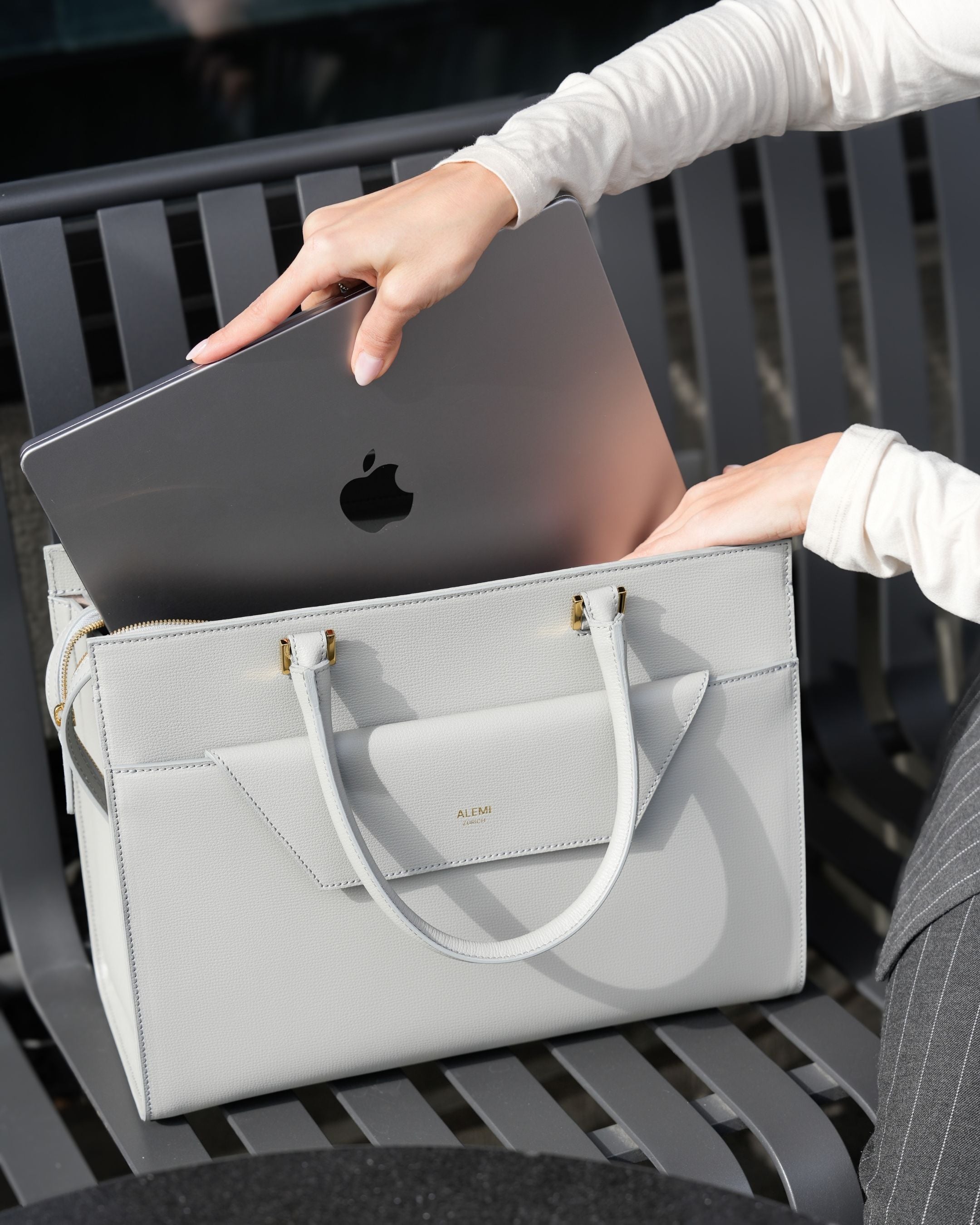 ALEMI Zurich | CENTRAL | Laptop Bag | Slate Gray | Pebbled Leather | Bag with Laptop