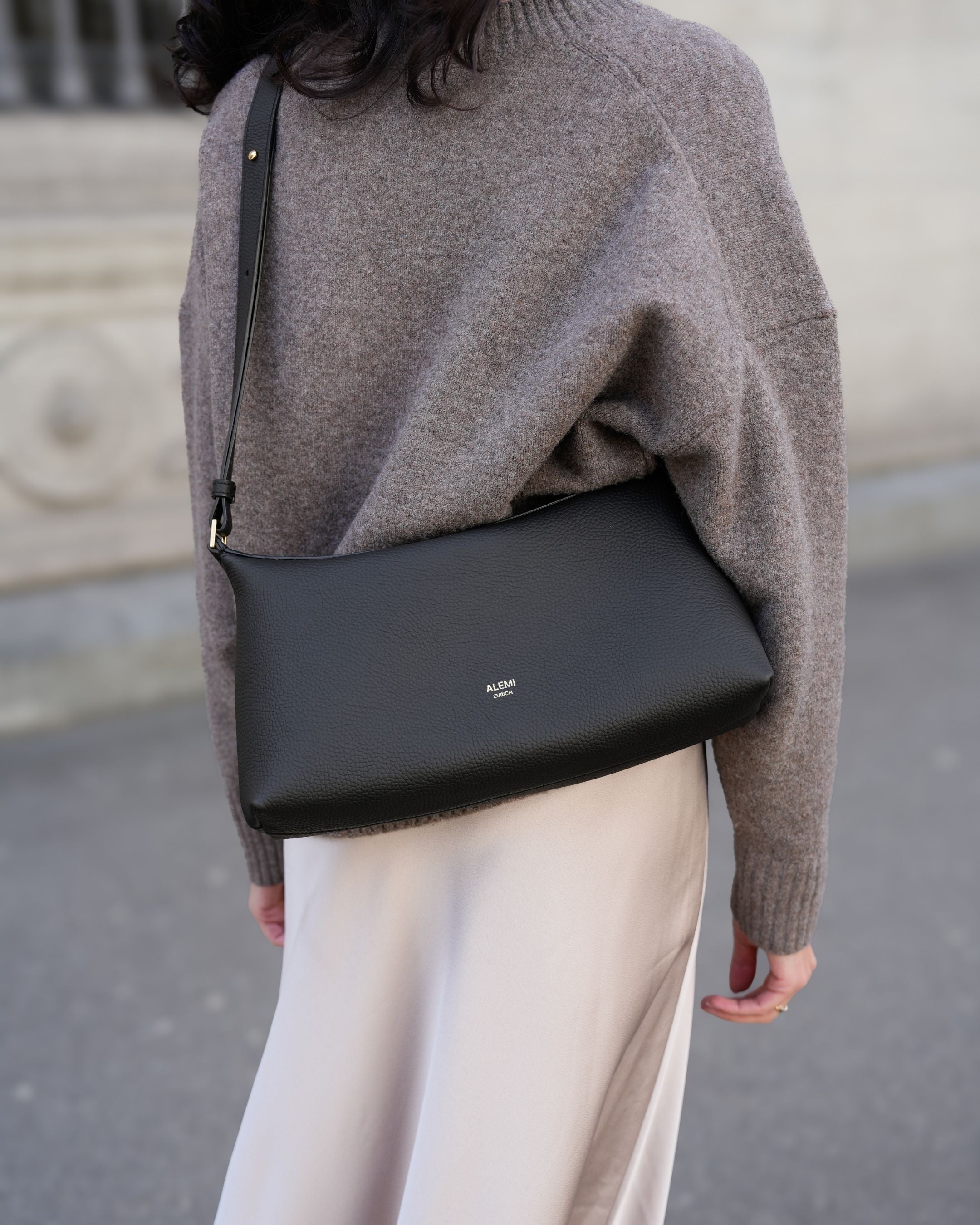 ALEMI Zurich | LETTEN SMALL | Small Bag | Black I Soft Grain Leather | Bag cross-body