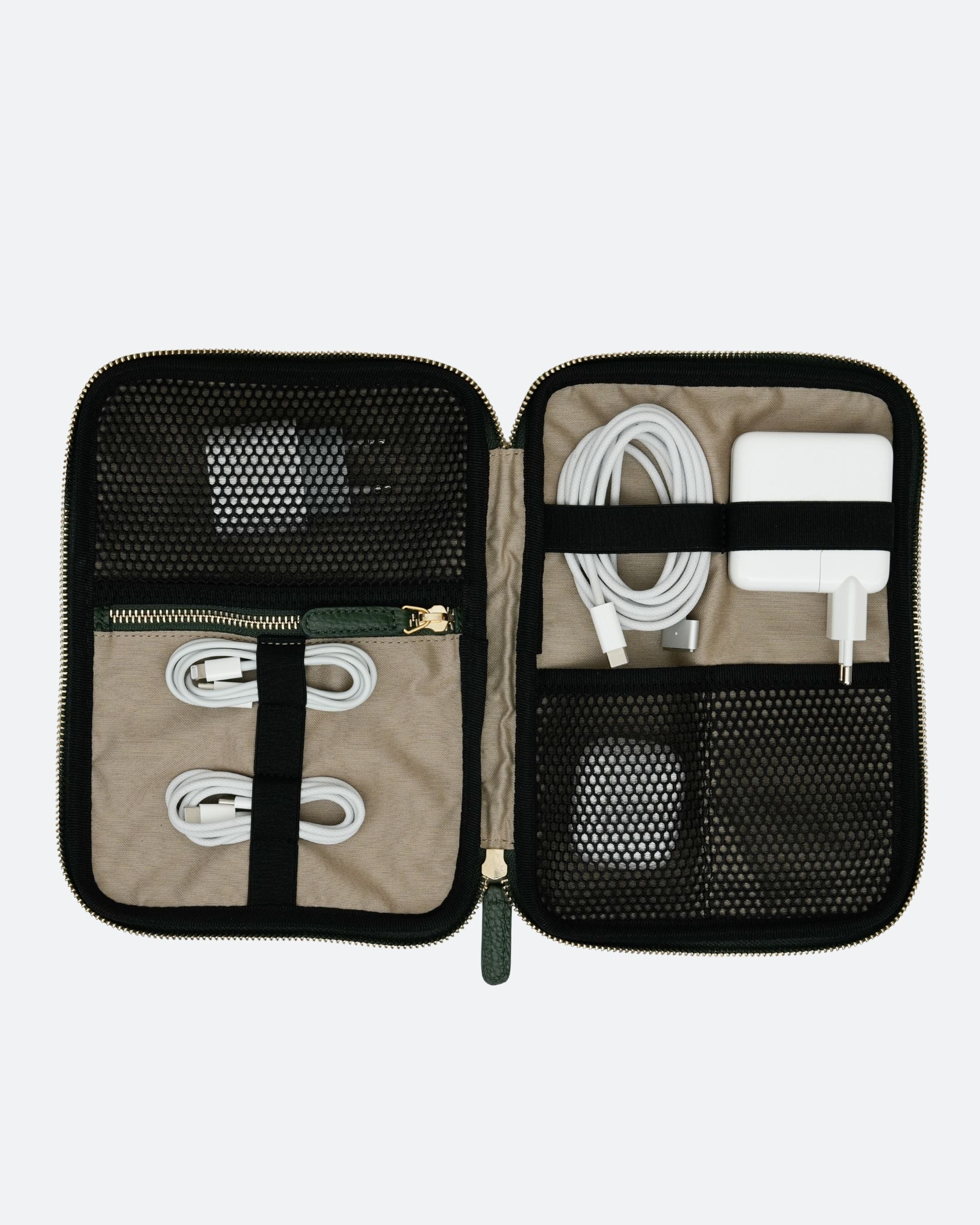 ALEMI Zurich | TECHNOPARK | Accessoires | Dark Green | Soft Grain Leather | Inside with equipment white
