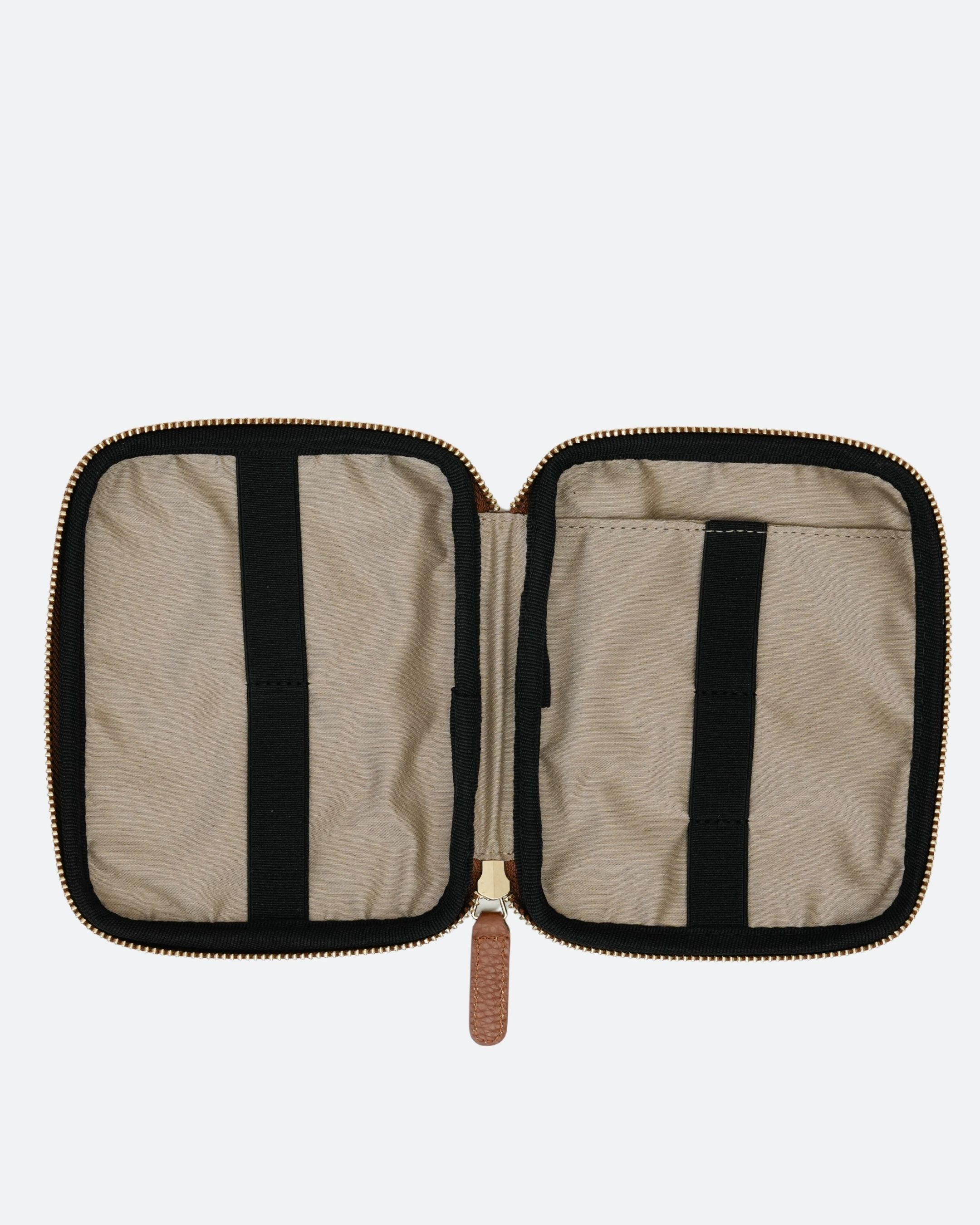 ALEMI Zurich | TECHNOPARK SMALL | Accessoires | Cognac | Soft Grain Leather | Inside empty