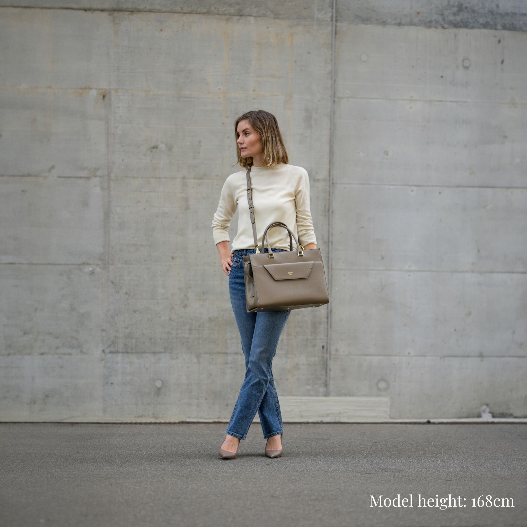 AMELI Zurich | CENTRAL | Greige | Pebbled Leather | Model