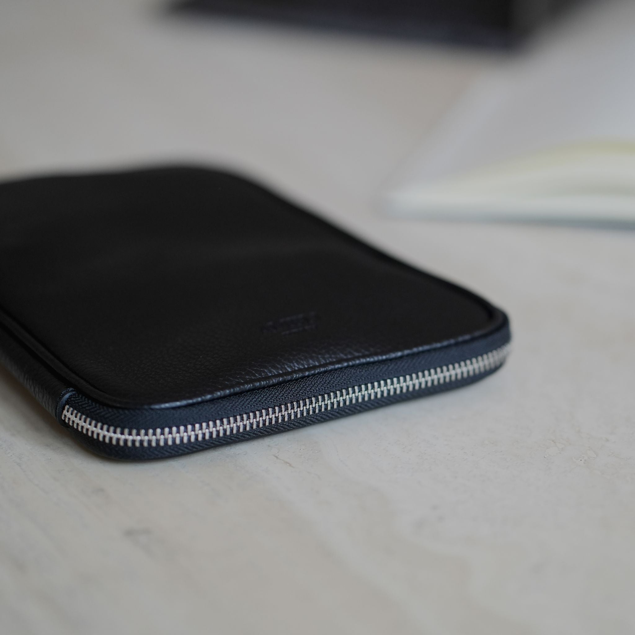 AMELI Zurich | TECHNOPARK | Black | Classic | Silver Hardware | Front