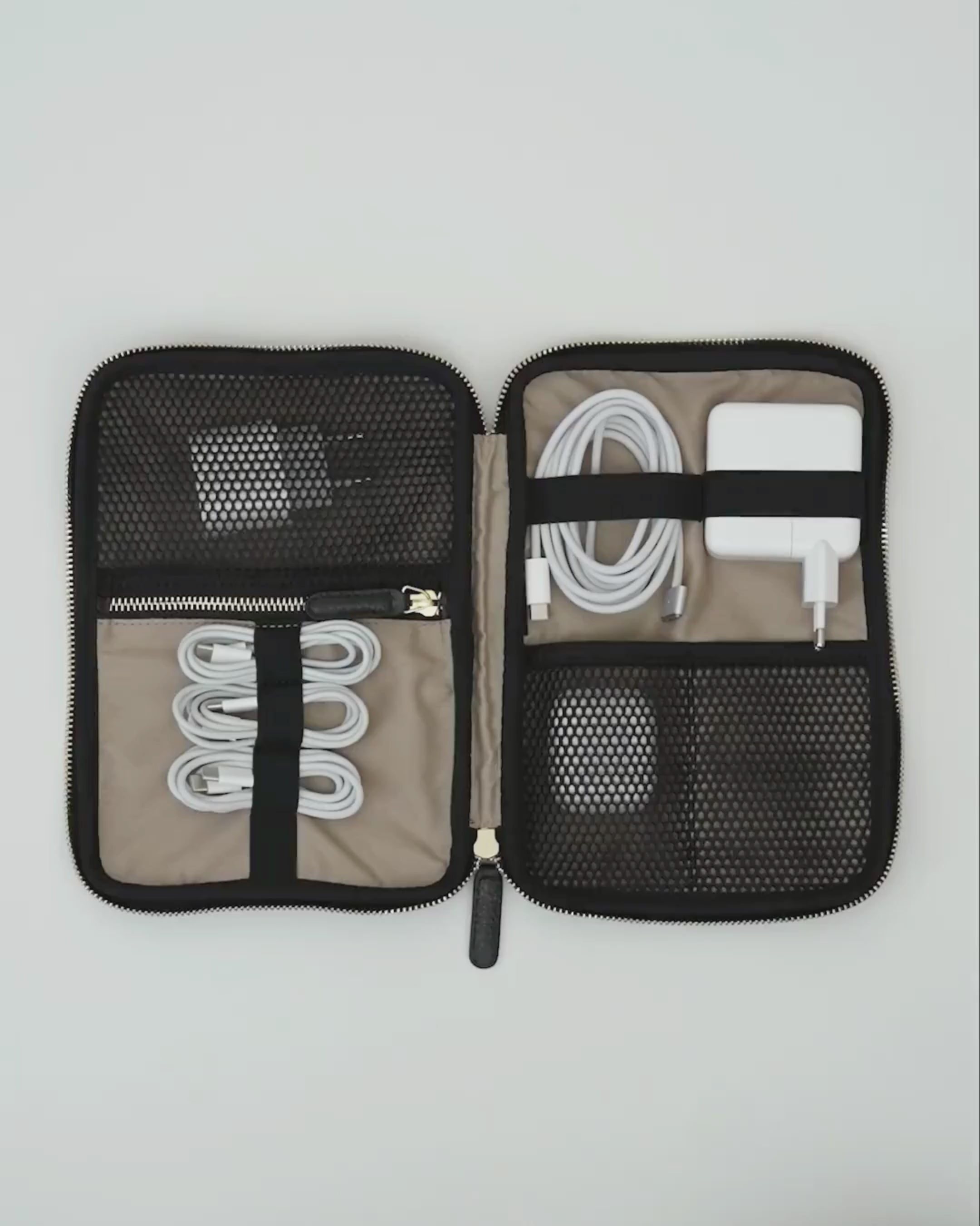 ALEMI Zurich | TECHNOPARK | Accessoires | Black | Soft Grain Leather | Video