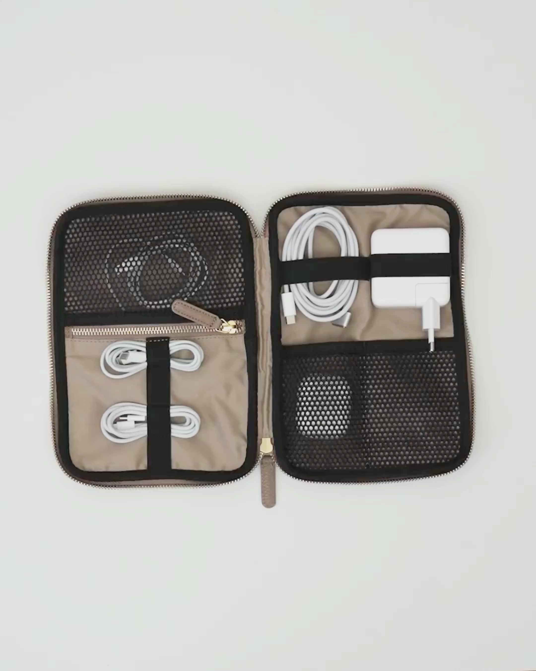 ALEMI Zurich | TECHNOPARK | Accessoires | Greige | Soft Grain Leather | Video