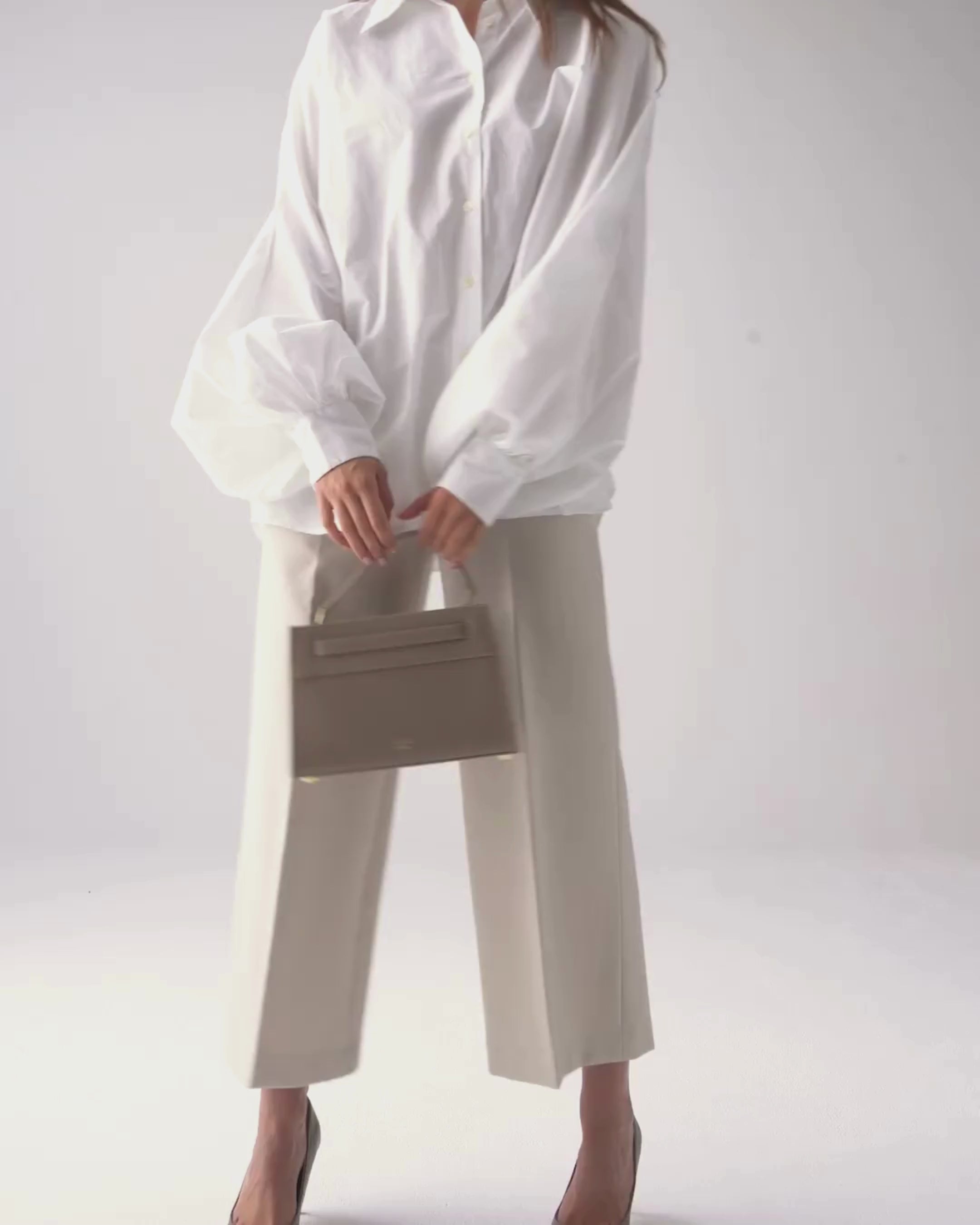 ALEMI Zurich | SEEFELD MINI | Small Bag | Greige | Pebbled Leather | Video
