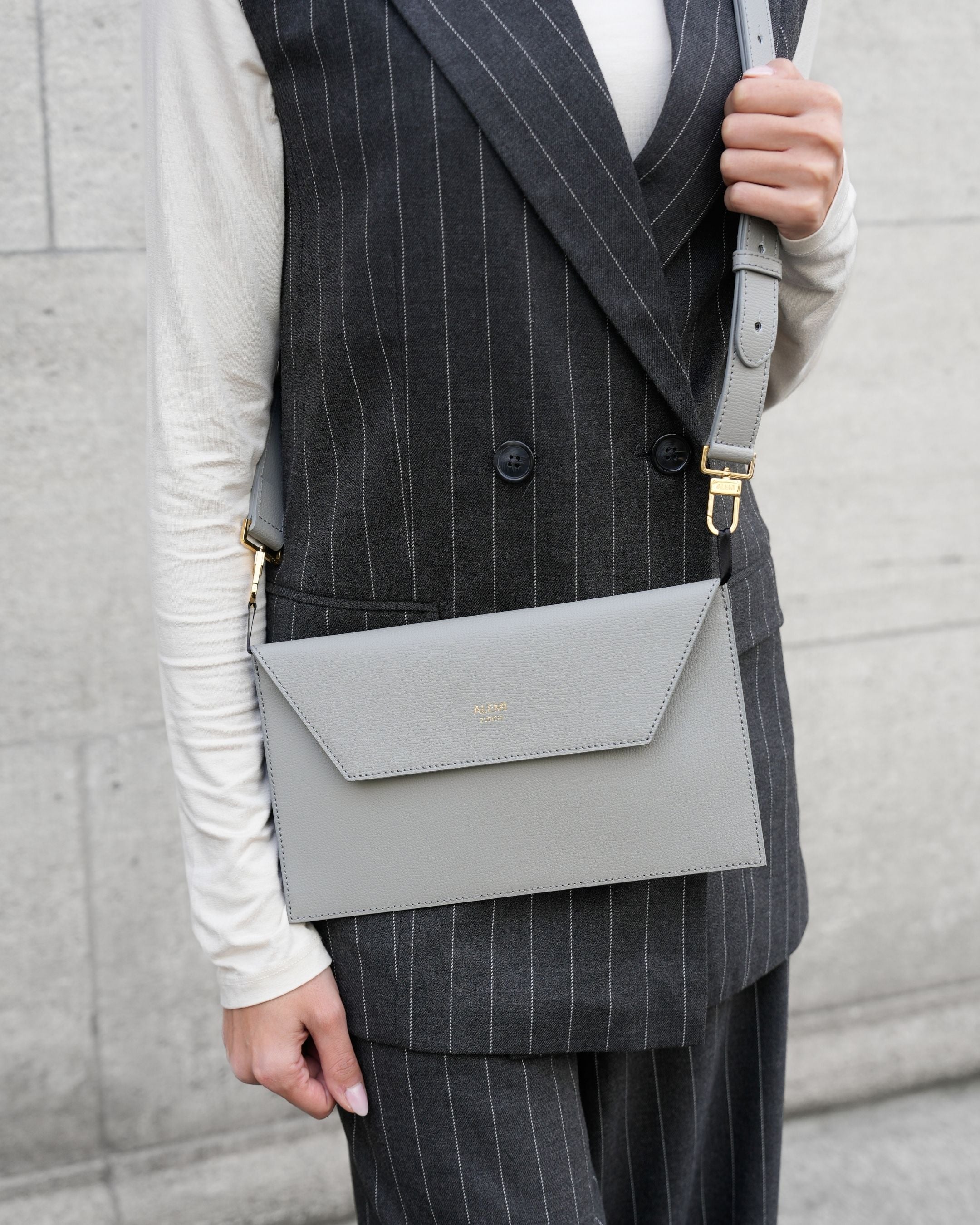 ALEMI Zurich | CENTRAL | Laptop Bag | Slate Gray | Pebbled Leather | Clutch only cross-body