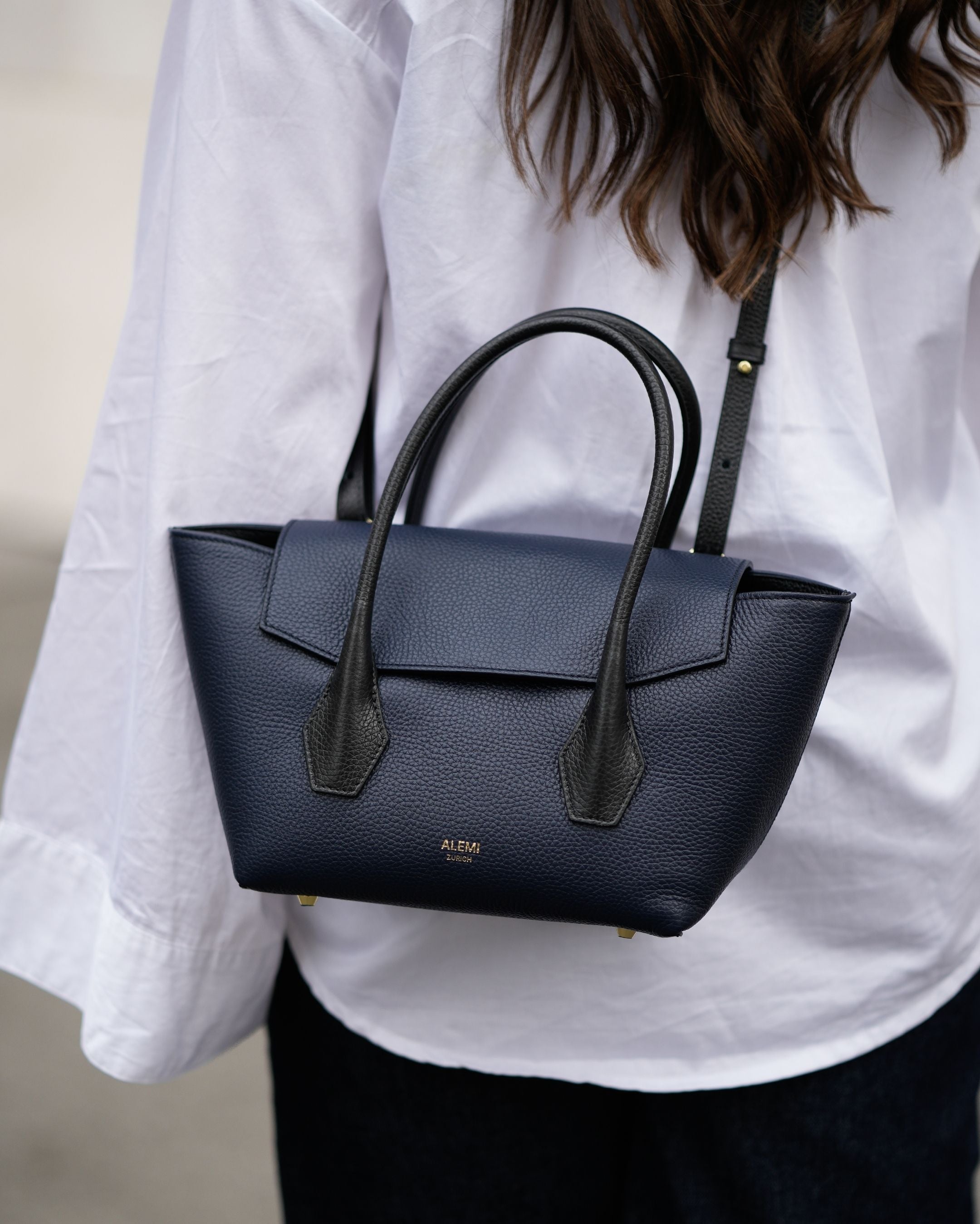 ALEMI Zurich | IDA SMALL | Small Bag | Black-Navy | Soft Grain Leather | Cross-body