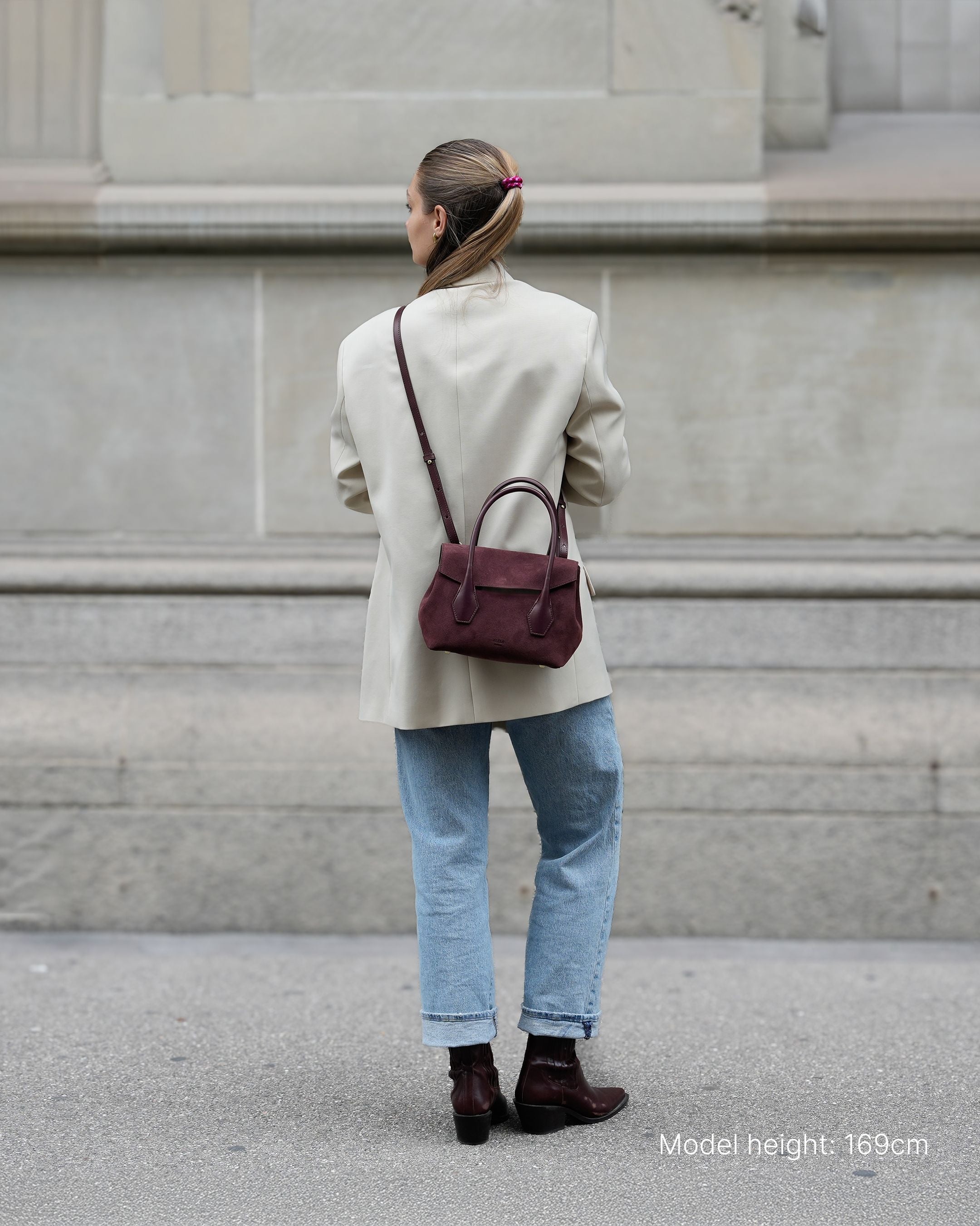 ALEMI Zurich | IDA SMALL | Small Bag | Maroon Red | Suede Leather | Model