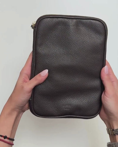 ALEMI Zurich | TECHNOPARK | Accessoires | Dark Brown Embossed | Soft Grain Leather | Video