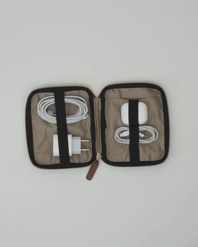 ALEMI Zurich | TECHNOPARK SMALL | Accessoires | Cognac | Soft Grain Leather | Video